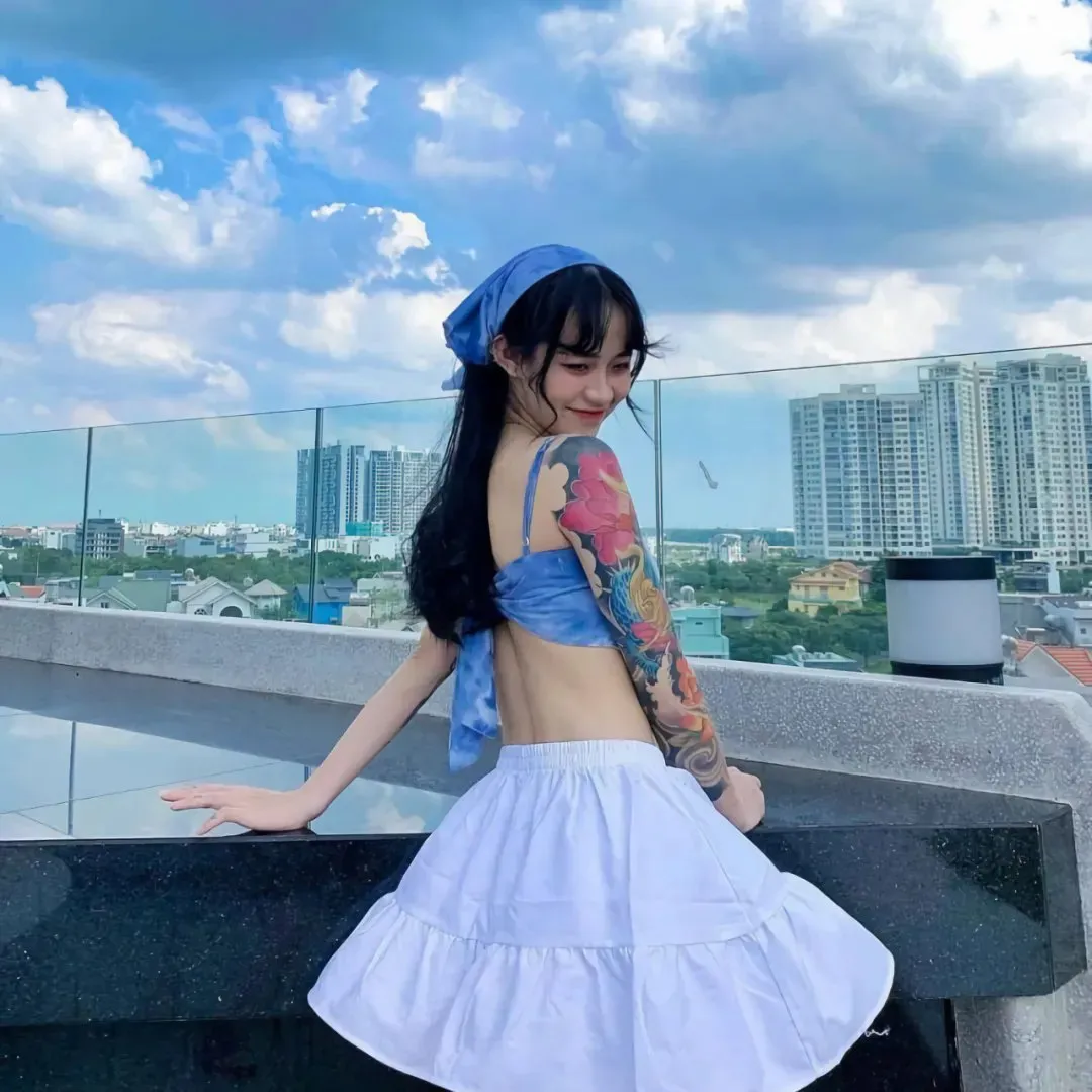 催泪励志晨间剧《一半，蓝色》永野芽郁：左耳失聪的少女与天才发明家的跨越半生羁绊